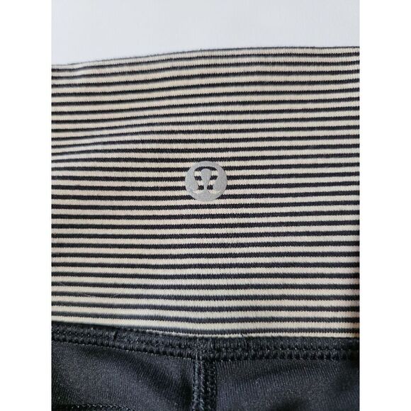 Lululemon Crop Pants Leggings Size 4 - Picture 4 of 6